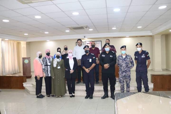 الشرطة المجتمعية تختتم دورة أصدقاء الشرطة في غرفة تجارة الزرقاء