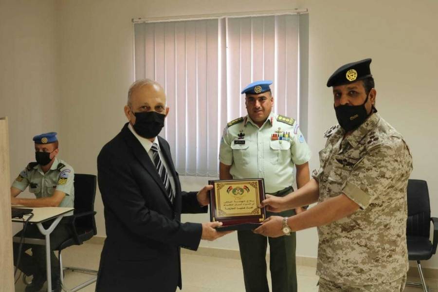 اختتام دورة في مدرسة سلاح الهندسة الملكي