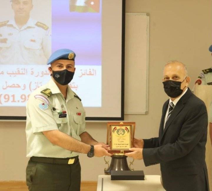 اختتام دورة في مدرسة سلاح الهندسة الملكي