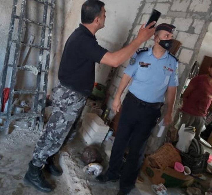 اخلاء أسرة من منزل آيل للسقوط بالكورة