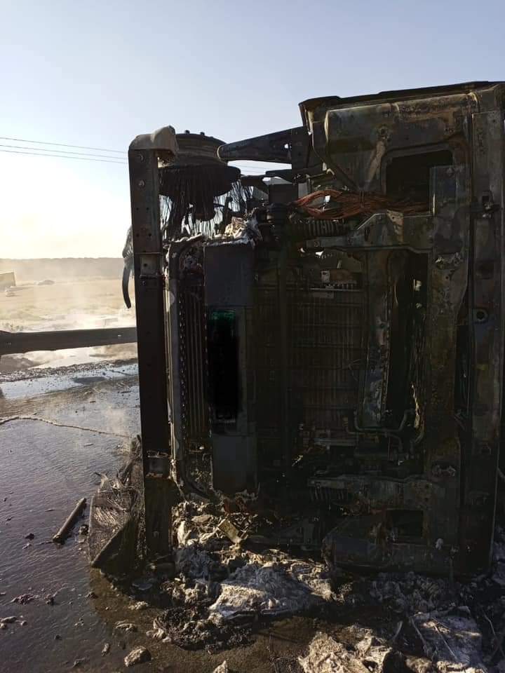 احتراق صهريج على الطريق الصحراوي...صور