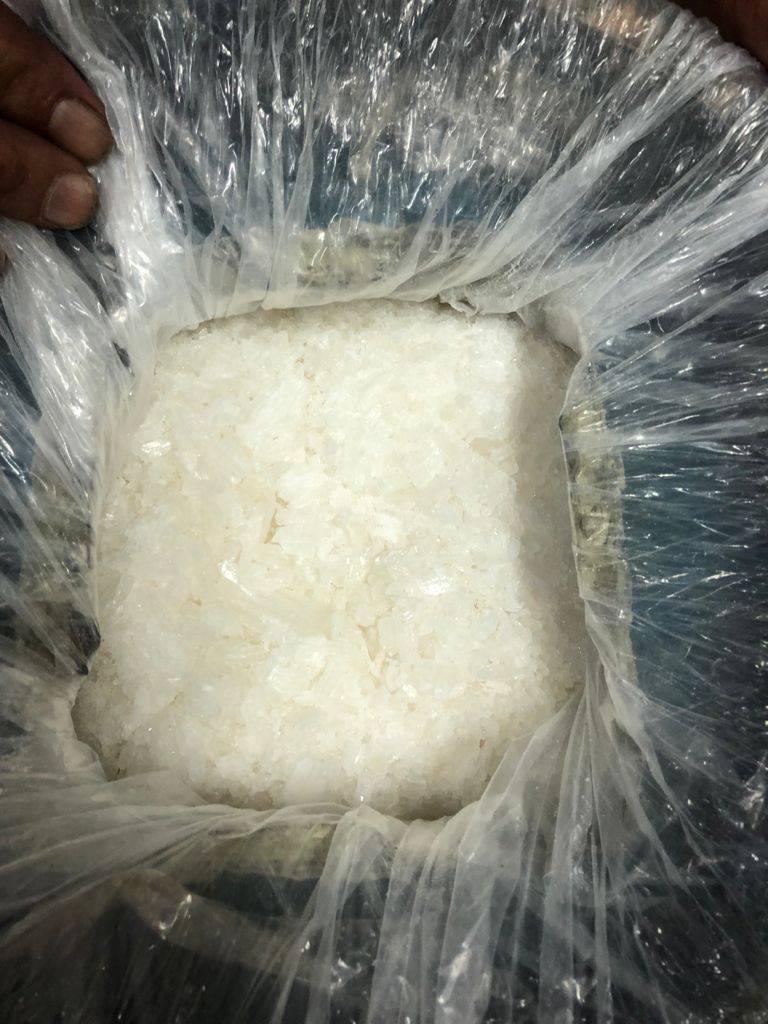 ادارة مكافحة المخدرات بالتعاون مع مديرية الأمن العسكري يضبطون 16 كغم  قادمة من احدى دول الجوار .