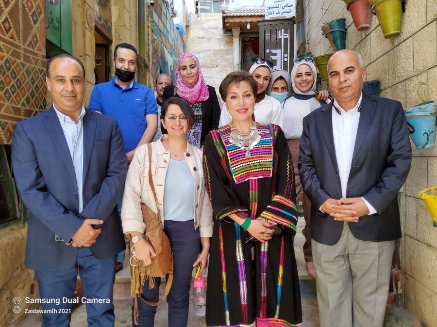 وفد من جمعية الجالية الأردنية في فرنسا يزور بلدية السلط... صور