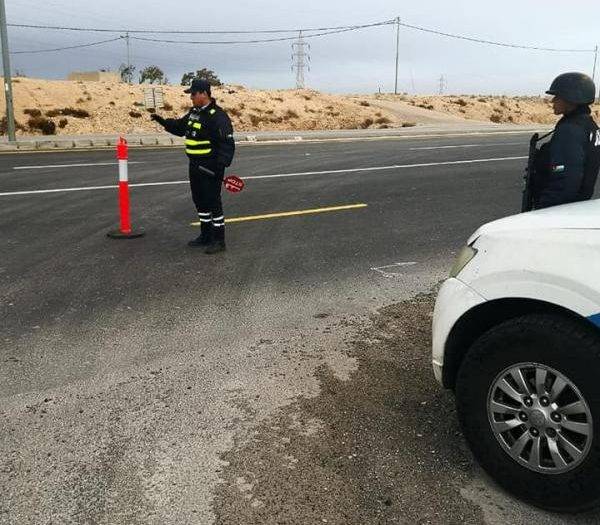 ضبط 25 مركبة تسير عكس السير على طريق الزرقاء