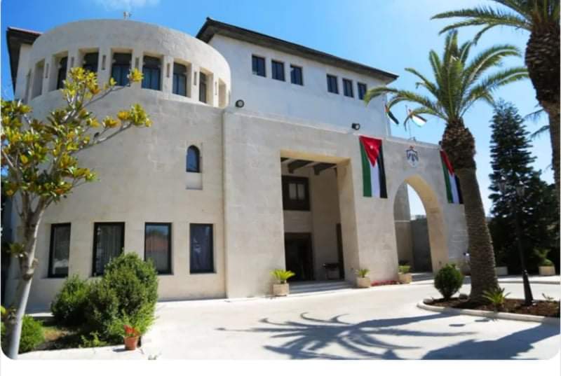 مطالب بإعادة النظر في نظام ترخيص مؤسسات النشر والإعلان