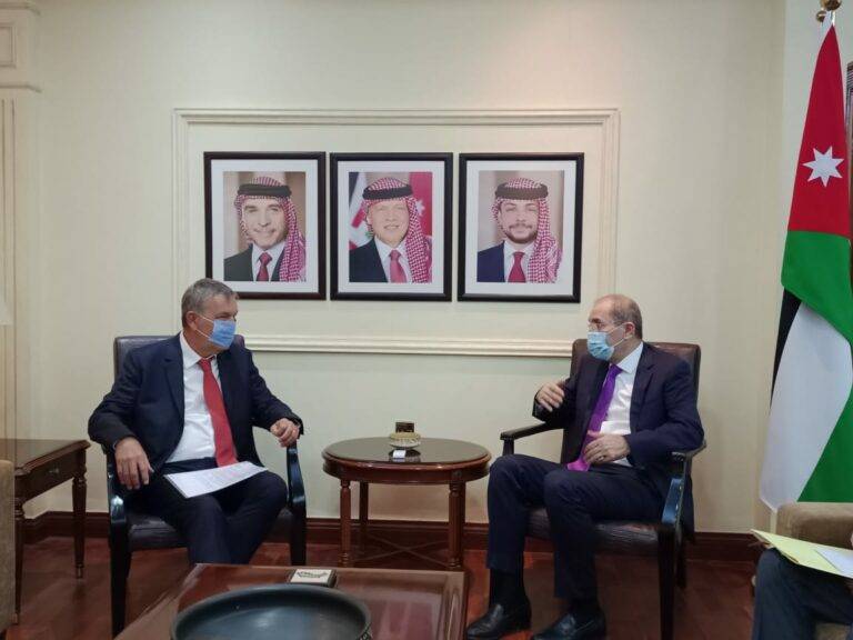 الصفدي يبحث ومفوض الأنروا تحضيرات عقد مؤتمر دولي لدعم الوكالة