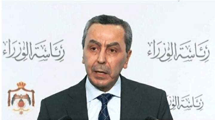 أبو قديس : تسليم الكتب للطلبة بدءاً من الأربعاء