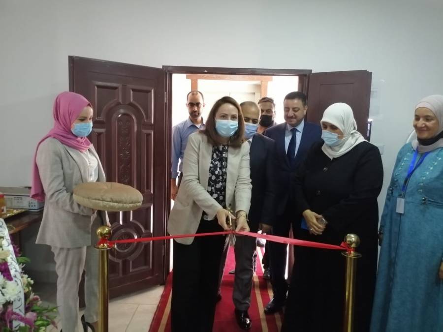 وزيرة الصناعة والتجارة تفتتح مبنى مؤسسة المواصفات والمقاييس فرع اقليم الشمال – مصور