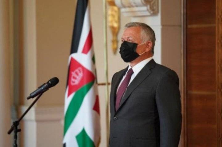 الملك يتقبل اوراق اعتماد عدد من السفراء