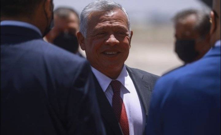 الملك يصل إلى القاهرة