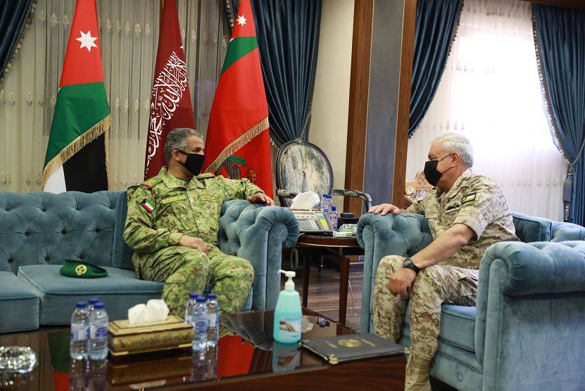 الحنيطي يستقبل وفداً عسكرياً كويتياً