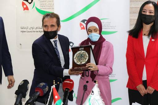 الأمير مرعد بن رعد يكرم المتفوقين في امتحان الثانوية العامة من ذوي الإعاقة