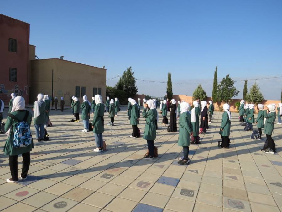 محافظ اربد يشرف على عودة الطلبة الى مدارسهم في منطقة جفين... صور