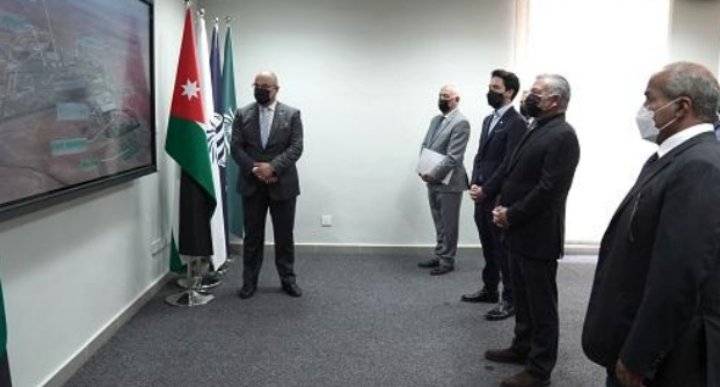 الملك يؤكد ضرورة تطوير الوضع الاقتصادي