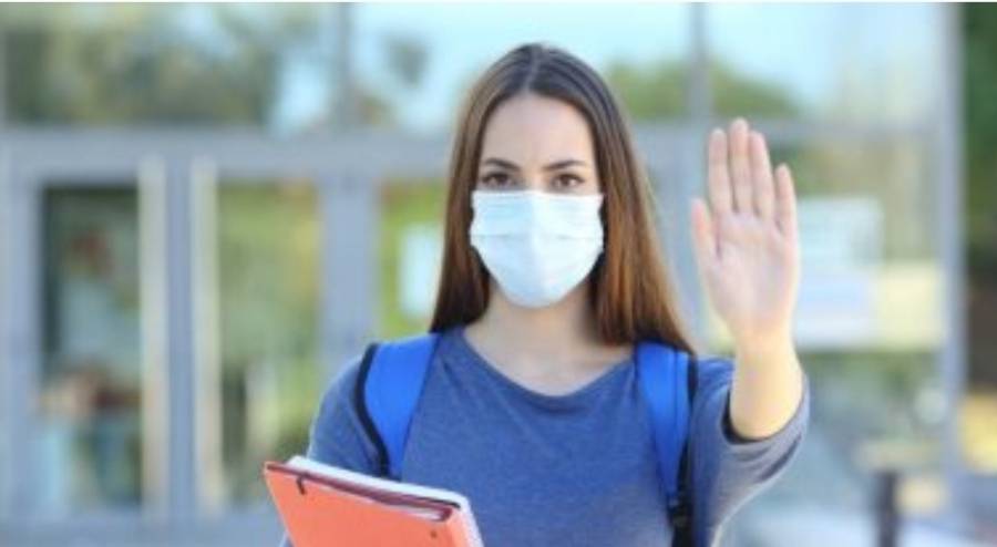 مديرية الامن العام تدعو الأخوة المواطنين للتقيد بما صدر من أوامر دفاع عند مراجعة دوائرها المختلفة .