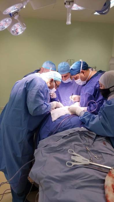 عملية استئصال كامل الغدة الدرقية بمستشفى الملك طلال العسكري