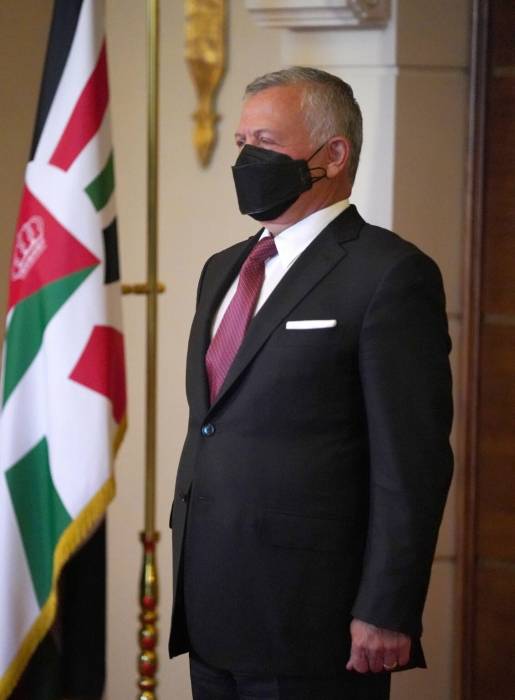 سفراء ومحافظان يؤدون اليمين القانونية أمام الملك