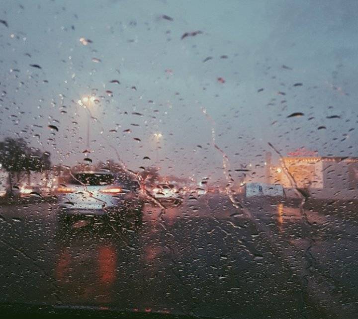 طقس العرب: احتمال هطول زخات محلية من الأمطار السبت