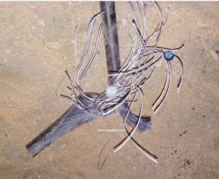 سائق جرافة يتسبب بفصل التيار عن سكان في العقبة