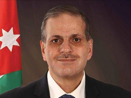 علان نقيبا لتجار الألبسة والأقمشة والأحذية