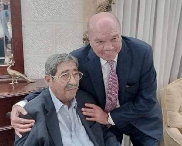 الفايز يعود العين مروان الحمود للاطمئنان على صحته