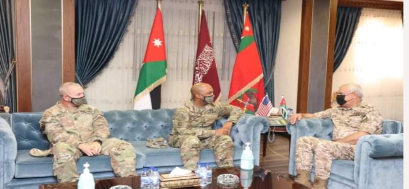 رئيس هيئة الأركان المشتركة يستقبل قائد القوات البرية المركزية الأمريكية