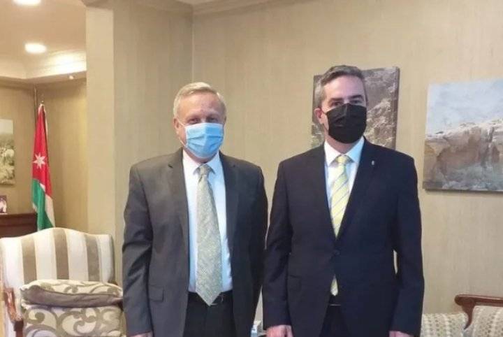 مصاروة يتبادل وجهات النظر البيئية مع سفير هنغاريا