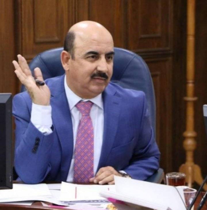 الصبيحي للحكومة: أعطوني موظفا واحدا وظيفته حرجة .. !