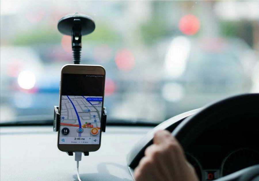 العمري: توجه لاعادة النظر بالتصاريح و”بلوك” سائقي تطبيقات النقل الذكية