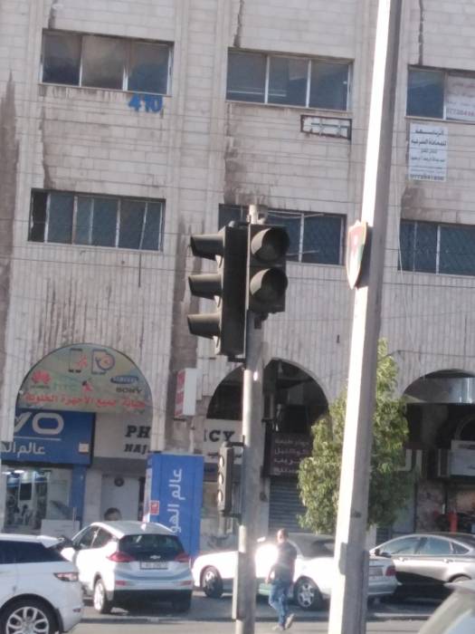 تعطل او تعطيل بعض الإشارات الضوئية من يتولى مسؤوليتها؟ ...صور وفيديو