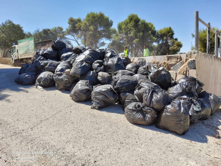 بلدية السلط تشارك بتنفيذ الحملة الوطنية بسواعدنا...صور