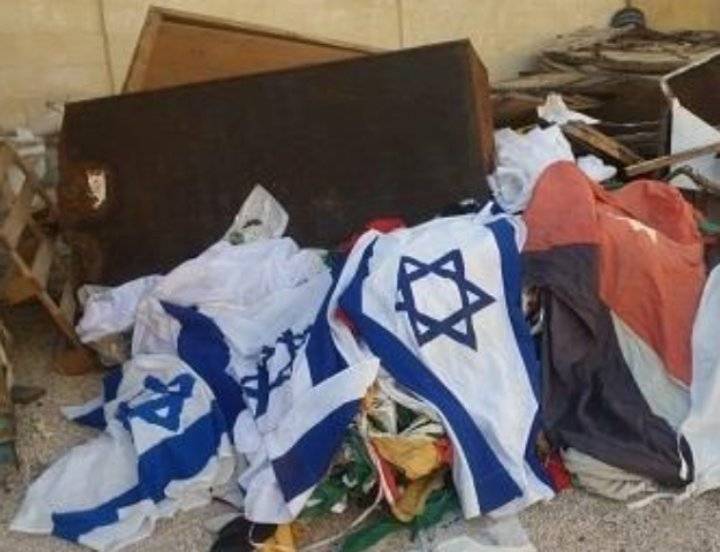 صورة تحيل موظفا بإحدى الجامعات على التقاعد