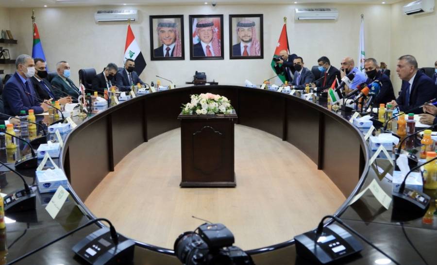 وزير الداخلية يلتقي نظيره العراقي