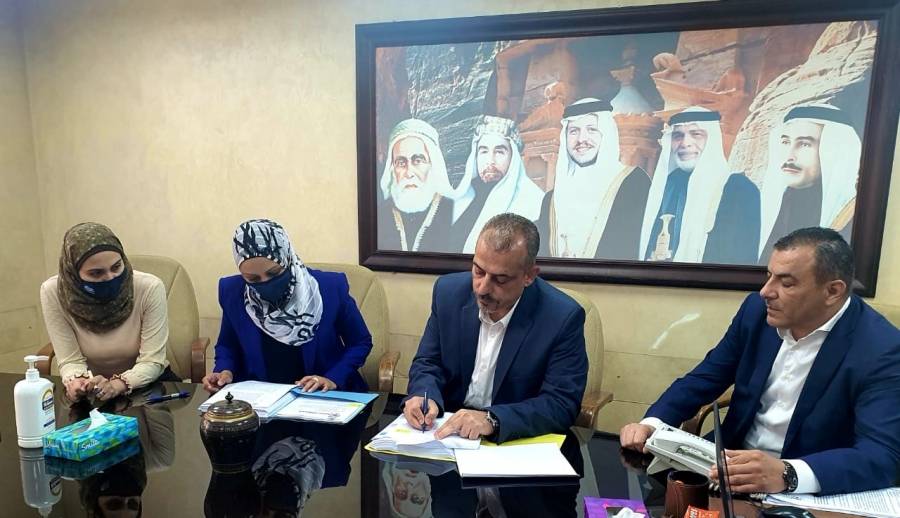 امين عام سلطة المياه يوقع اتفاقية تأهيل شبكات مياه محافظة الطفيلة بقيمة (13,2) مليون دولار ممولة من الوكالة الامريكية USAID