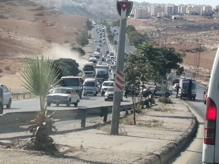 حادث سير على شارع الاردن ...صور