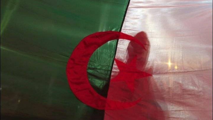 جريمة قتل بشعة .. مقتل استاذ جامعي اردني في الجزائر