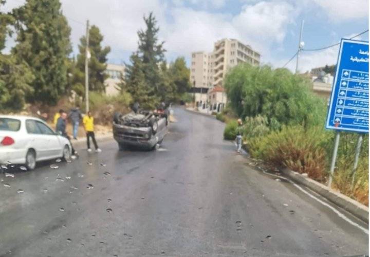 السلط.. تدهور مركبة نتيجة الامطار