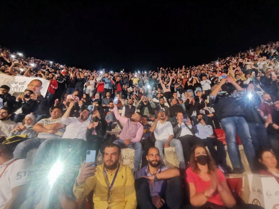 سماوي يدافع عن الاكتظاظ: الناس عطشانة للفرح