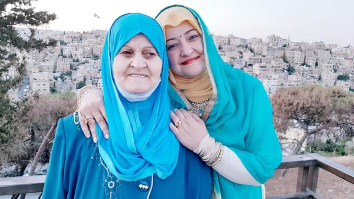 د. سناء الشعلان ترثي والدتها.. بكلمات حزينه و مؤثرة