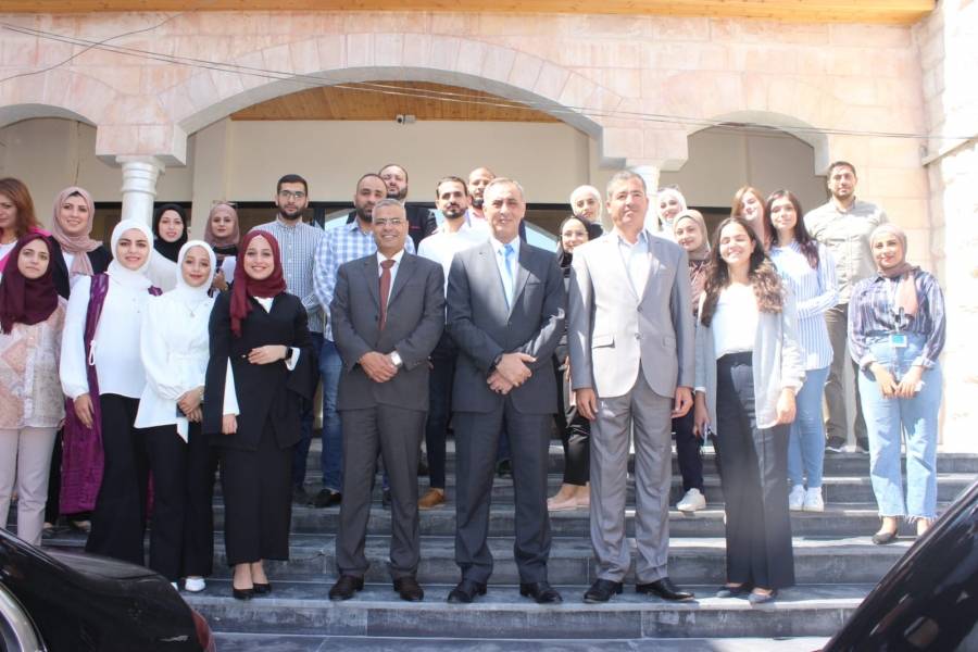 العدوان يلتقي بقيادات شبابية في محافظة العاصمة.