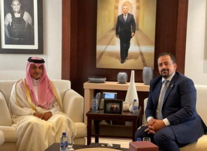 السفير القطري يلتقي أبو تايه وقطامش