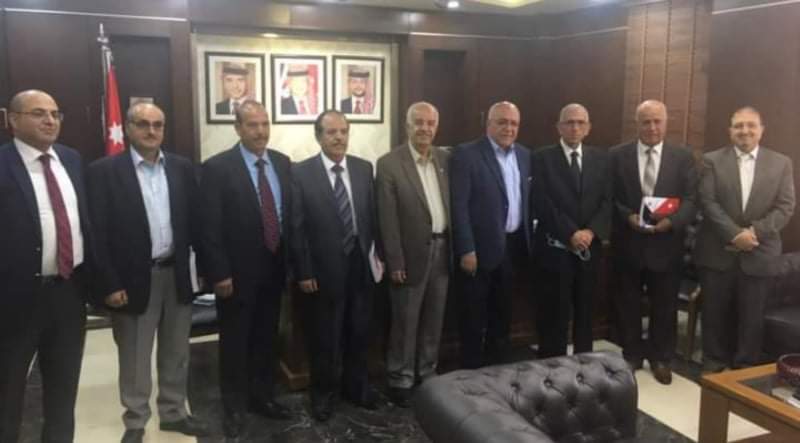 اللجنة الوطنية للعسكريين السابقين تلتقي وزير الشؤون السياسية والبرلمانية