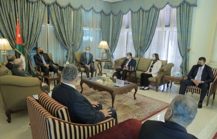 الخصاونه يستقبل وفد وزاري سوري... صور