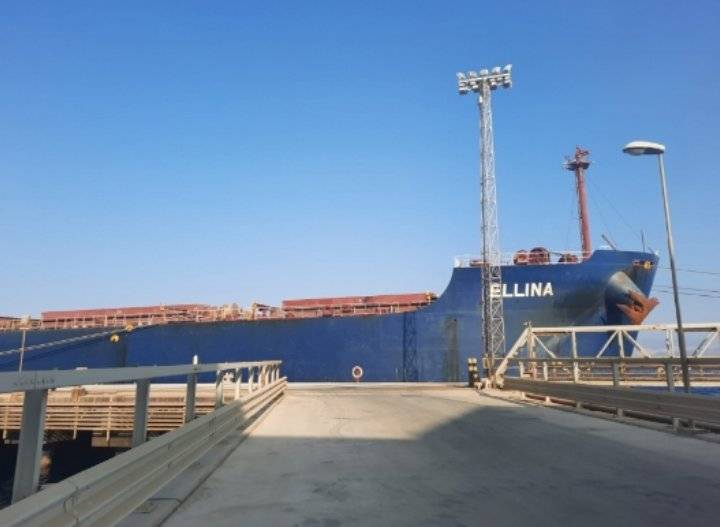 شركة مناجم الفوسفات تصدر أكبر شحنة فوسفات للهند