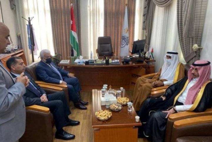 بحث التعاون بين مركز التوثيق الملكي الأردني الهاشمي ودارة الملك عبدالعزيز