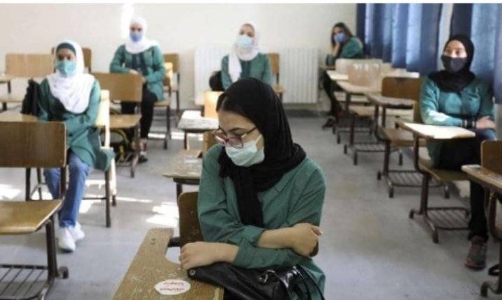 تعليق الدوام في احد صفوف مدرسة باربد بعد اصابة طالبة بكورونا
