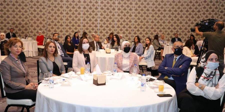 دراسة: 74 ممن سُرّحوا من أعمالهم خلال كورونا نساء