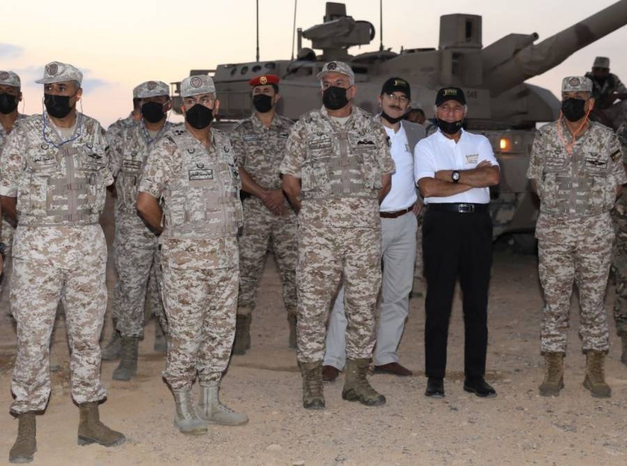 رئيس هيئة الأركان المشتركة يزور المنطقة العسكرية الوسطى...صور