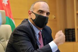 الخصاونة يغادر إلى لبنان