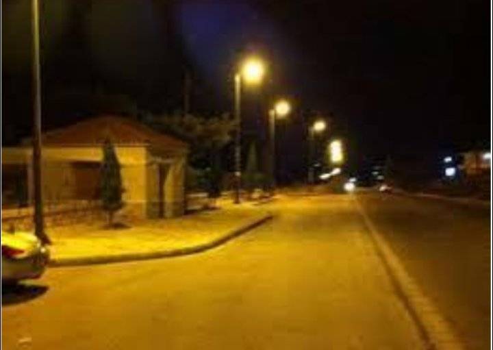 تنفيذ إنارة مدخل الكرك على الصحراوي